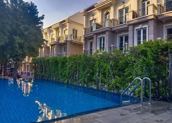 Townhome 3 Bed4 Baht Asok Mrtbts Sukhumvit 16 *
